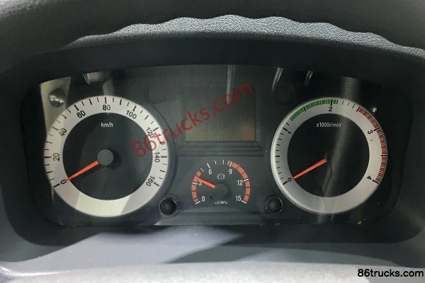 FAW Jiefang J6F 154hp 4X2(6 wheels) 4.13m refrigerated truck Cab (2) | 86Trucks