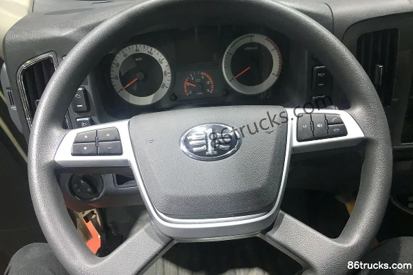 FAW Jiefang J6F 154hp 4X2(6 wheels) 4.13m refrigerated truck Cab (1) | 86Trucks