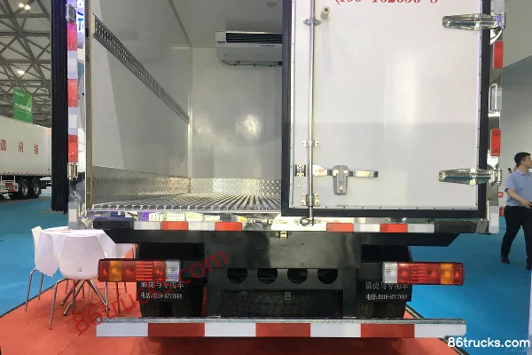 FAW Jiefang J6F 154hp 4X2(6 wheels) 4.13m refrigerated truck Body (2) | 86Trucks
