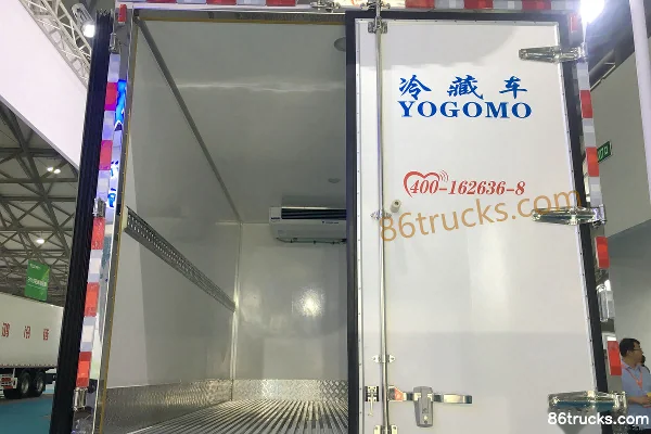 FAW Jiefang J6F 154hp 4X2(6 wheels) 4.13m refrigerated truck Body (1) | 86Trucks