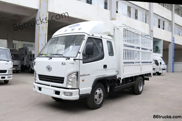FAW Hongta FAW Jiefang Baling 102hp 4X2(6 wheels) 3.32m One-and-a-half Row Stake Truck Exterior (2) | 86Trucks