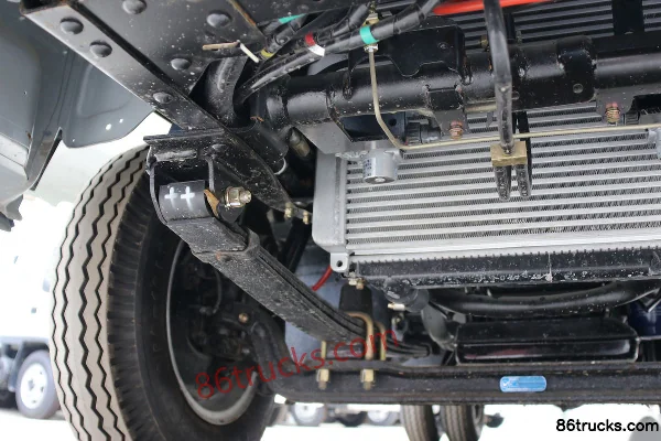 FAW Hongta FAW Jiefang Baling 102hp 4X2(6 wheels) 3.32m One-and-a-half Row Stake Truck Chassis (2) | 86Trucks