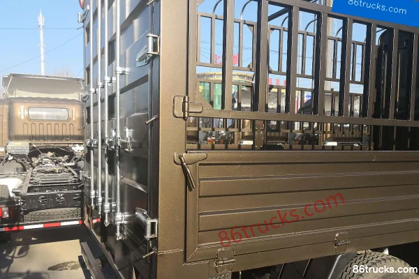Sinotruk HOWO 2019 model Hanjiang Logistics Edition 156hp 4X2(6 wheels) 4.15m single-row stake truck Cab (1) | 86Trucks