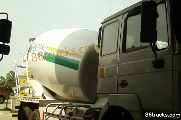 Sinotruk HOKA Heavy Truck 336 hp 6X4(10 wheels) Concrete Mixer Truck Exterior (2) | 86Trucks