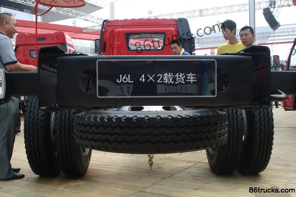 FAW Jiefang J6L Medium Truck 140 hp 4X2(6 wheels) Cargo Truck (Chassis) (1) | 86Trucks