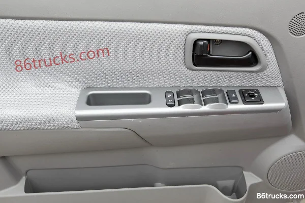 King Long HIGER 2011 Model 2WD 2.8L Diesel Double Cab Pickup (2) | 86Trucks