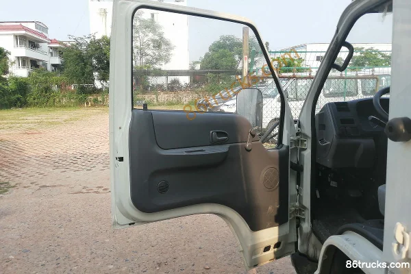 JMC Shunda Narrow Body 122 hp 4X2(6 wheels) 4.21m Single Row Stake Truck (Hydraulic Brake) (China VI) Cab (1) | 86Trucks