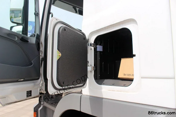 Mercedes-Benz Actros Heavy Truck 440 hp 6X2R Tractor Truck (Model 2644E5) Cab (3) | 86Trucks
