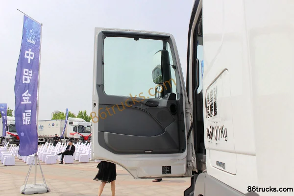 Mercedes-Benz Actros Heavy Truck 440 hp 6X2R Tractor Truck (Model 2644E5) Cab (1) | 86Trucks