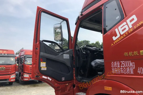 FAW Jiefang New J6P Heavy Truck Southern Edition 460 hp 6X4(10 wheels) Tractor Truck (457 Rear Axle) Cab (1) | 86Trucks