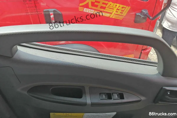 FAW Jiefang Hu VH 160 ch 4X2(6 roues) camion léger à plateau fermé 5,16 m Cabine (2) | 86Trucks