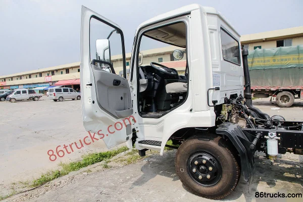 Dongfeng Commercial Vehicle Tianjin KS 130hp 4X2(6 wheels) 4.1m Single Row Flatbed Light Truck (Fast Gear) Cab (1) | 86Trucks