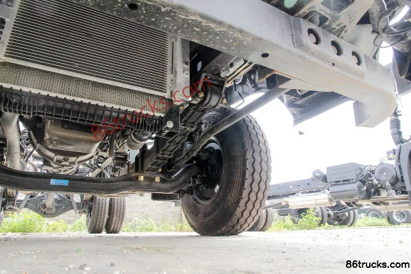 Dongfeng Commercial Vehicle Tianjin KS 130hp 4X2(6 wheels) 4.1m Single Row Flatbed Light Truck (Fast Gear) Chassis (3) | 86Trucks