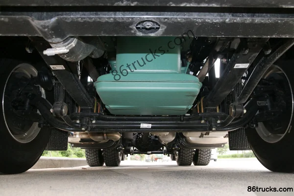 FAW Jiefang J7 Heavy Truck 550 hp 6X2R AMT Automatic Tractor Truck Chassis (2) | 86Trucks