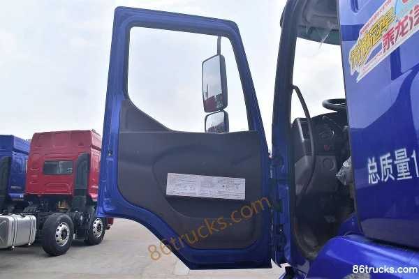 Dongfeng Liuqi Chenglong M3 camion porteur moyen 180 ch 4X2(6 roues) 7,8 m camion frigorifique Cabine (2) | 86Trucks