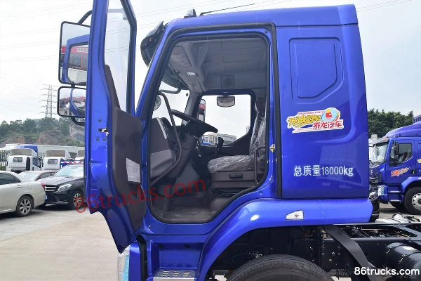 Dongfeng Liuqi Chenglong M3 camion porteur moyen 180 ch 4X2(6 roues) 7,8 m camion frigorifique Cabine (1) | 86Trucks