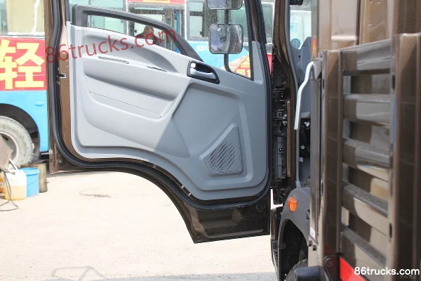 Sinotruk HOWO Hanjiang 116 ch 4X2(6 roues) camion porteur à ridelles 4,165 m cabine simple (1) | 86Trucks