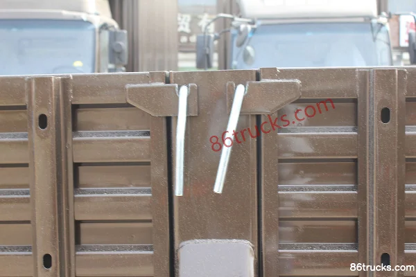 Sinotruk HOWO Hanjiang 116 ch 4X2(6 roues) camion porteur à ridelles 4,165 m cabine simple Carrosserie (3) | 86Trucks