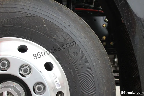 FAW Jiefang J7 heavy truck 550hp 6X4(10 wheels) tractor truck Chassis (2) | 86Trucks