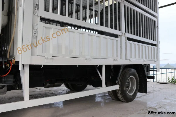 Foton Auling Xinjieyun 156hp 4X2(6 wheels) 3.83m semi-row railed light truck Body (3) | 86Trucks