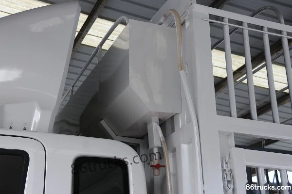 Foton Auling Xinjieyun 156hp 4X2(6 wheels) 3.83m semi-row railed light truck Body (1) | 86Trucks