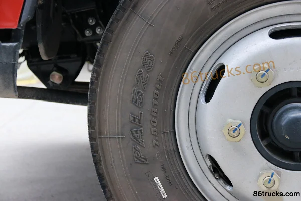 Yuejin Chaoyue C500-33 140 hp 4X2(6 wheels) 4.06 m single-row flatbed light truck (air brake) Chassis (3) | 86Trucks