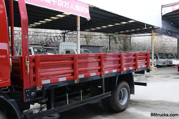 Yuejin Chaoyue C500-33 140 hp 4X2(6 wheels) 4.06 m single-row flatbed light truck (air brake) Body (1) | 86Trucks