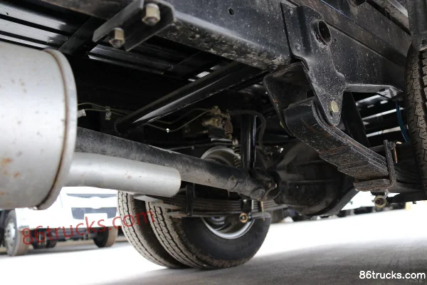 Yuejin Xiaofuxing S50 1.8L 68hp 4X2(6 wheels) Diesel 2.4m Double Row Stake Truck Chassis (2) | 86Trucks