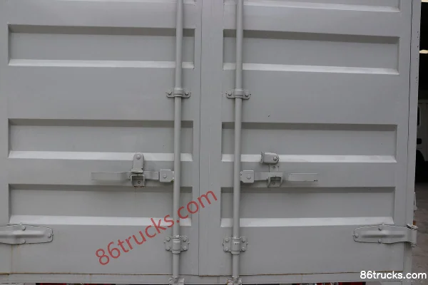 Yuejin Xiaofuxing S50 1.8L 68hp 4X2(6 wheels) Diesel 2.4m Double Row Stake Truck Body (1) | 86Trucks