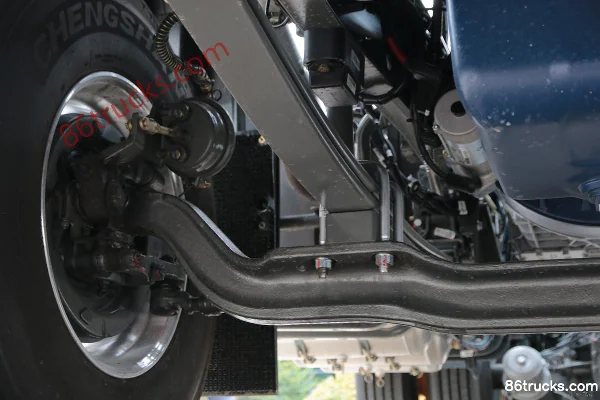 Sinotruk Hohan N7W poids lourd 400 ch 6X4(10 roues) tracteur routier Châssis (2) | 86Trucks