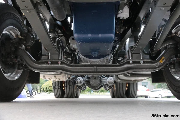 Sinotruk Hohan N7W poids lourd 400 ch 6X4(10 roues) tracteur routier Châssis (1) | 86Trucks