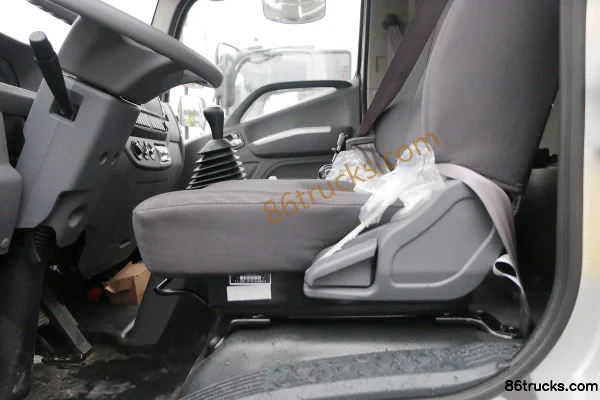 Foton Aoling Supu 120hp 4X2(6 wheels) 4.14m single-row box light truck (China VI) Cab (2) | 86Trucks