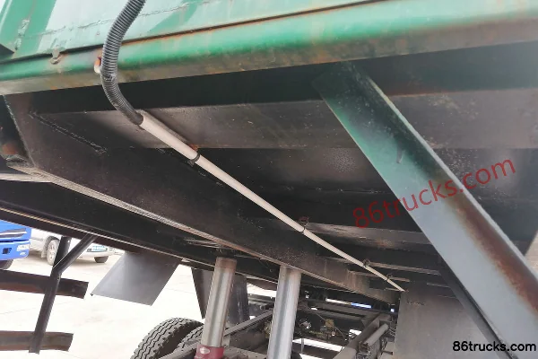 Dongfeng Lituo T10 129hp 4X2(6 wheels) 3.7m Dump Truck Body (2) | 86Trucks