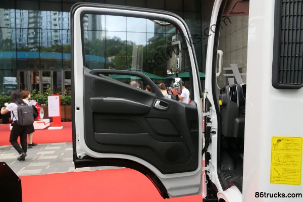 Foton Aumark S1 Zhiying Zhixiang Edition 131hp 4X2(6 wheels) 4.14m Single Row Van Light Truck (China VI) Cab (1) | 86Trucks