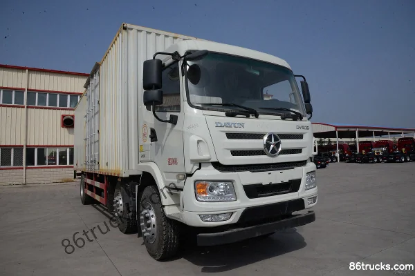 Dayun N6 Medium Truck Composite 240hp 6X2(8 wheels) 7.8m Stake Cargo Truck (9-speed) Exterior