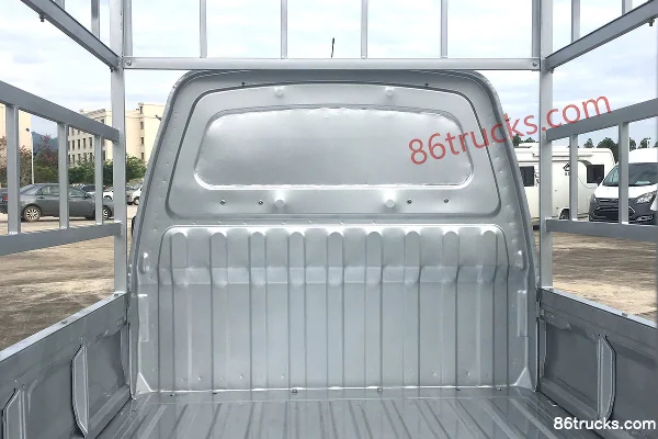 Yanlong Auto 2,5 T 2,41 m micro camion à ridelles 100% électrique 41,11 kWh 4X2(6 roues) Cabine (2) | 86Trucks