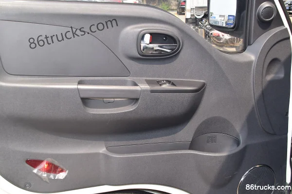 JAC Kaida X5 version prestige 1,5 L 110 ch 4X2(6 roues) mini camion porteur à ridelles 3,5 m cabine simple (3) | 86Trucks