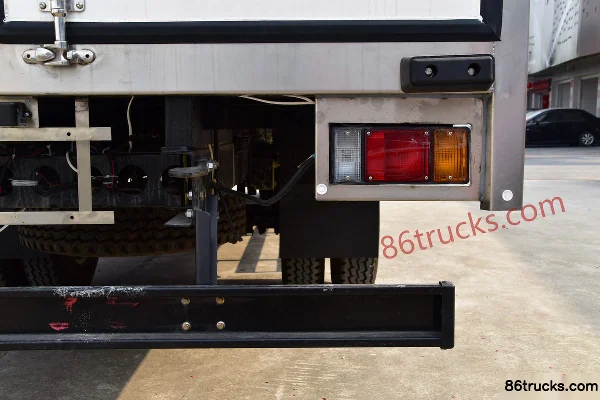 Isuzu 700P 190 hp 4X2(6 wheels) 5.653m single-row van cargo truck Chassis (3) | 86Trucks