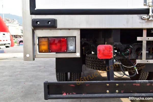 Isuzu 700P 190 hp 4X2(6 wheels) 5.653m single-row van cargo truck Chassis (2) | 86Trucks