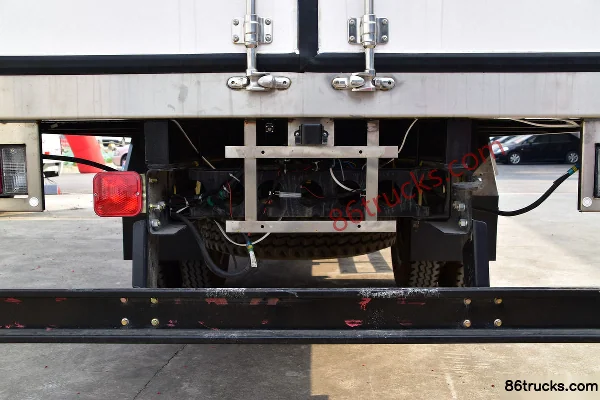 Isuzu 700P 190 hp 4X2(6 wheels) 5.653m single-row van cargo truck Chassis (1) | 86Trucks