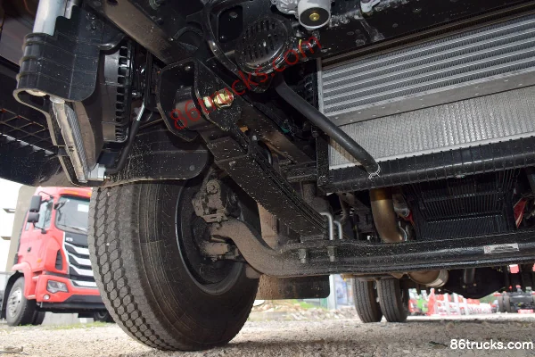 Foton Ollin CTS 170 hp 4X2(6 wheels) 3.83m semi-crew cab flatbed light truck Chassis (3) | 86Trucks