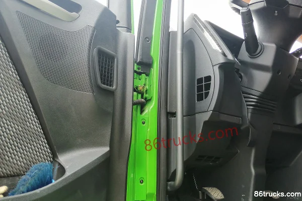 FAW Jiefang Qingdao JH6 heavy truck 375 hp 6X4(10 wheels) 5.6m dump truck Cab (3) | 86Trucks
