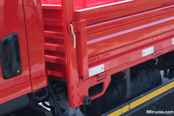 FAW Jiefang HuVR 130hp 4X2(6 wheels) 4.2m Single Row Flatbed Light Truck Body (2) | 86Trucks