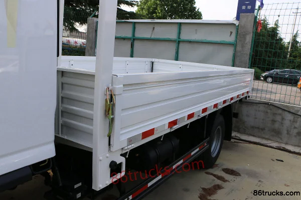 Foton Aoling Suyun 131 hp 4X2(6 wheels) 3.83m Single Row Flatbed Light Truck (WLY) Body (1) | 86Trucks