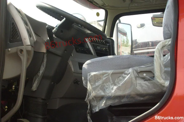 Jinggong FARIZON Series Heavy Truck 340 hp 8X4(12 wheels) Stake Cargo Truck Cab (1) | 86Trucks