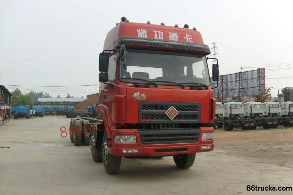 Jinggong FARIZON Series Heavy Truck 340 hp 8X4(12 wheels) Stake Cargo Truck Exterior (3) | 86Trucks