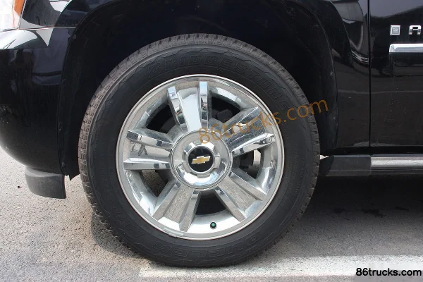 2011 Chevrolet Avalanche 5.3L Gasoline 4WD Double Cab Pickup Chassis (2) | 86Trucks