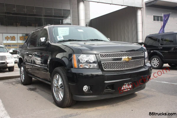 2011 Chevrolet Avalanche 5.3L Gasoline 4WD Double Cab Pickup (3) | 86Trucks