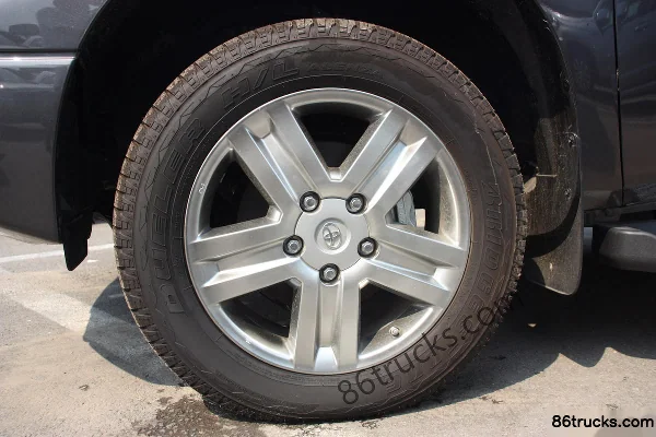 Toyota Tundra 5700 édition limitée 5.7L essence 4 roues motrices camionnette double cabine Carrosserie (1) | 86Trucks