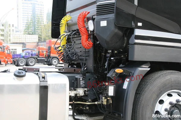 Dongfeng Commercial Vehicle Tianlong tracteur routier 420 ch 6X4(10 roues) (Black Diamond) Châssis (1) | 86Trucks